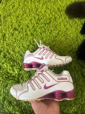 Nike Shox NZ Women's White and Pink Running Shoes